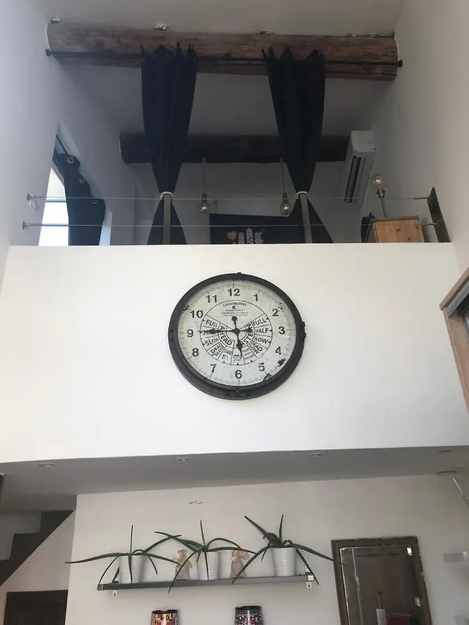 Loft Mahanoa Cabannes 0*,  France